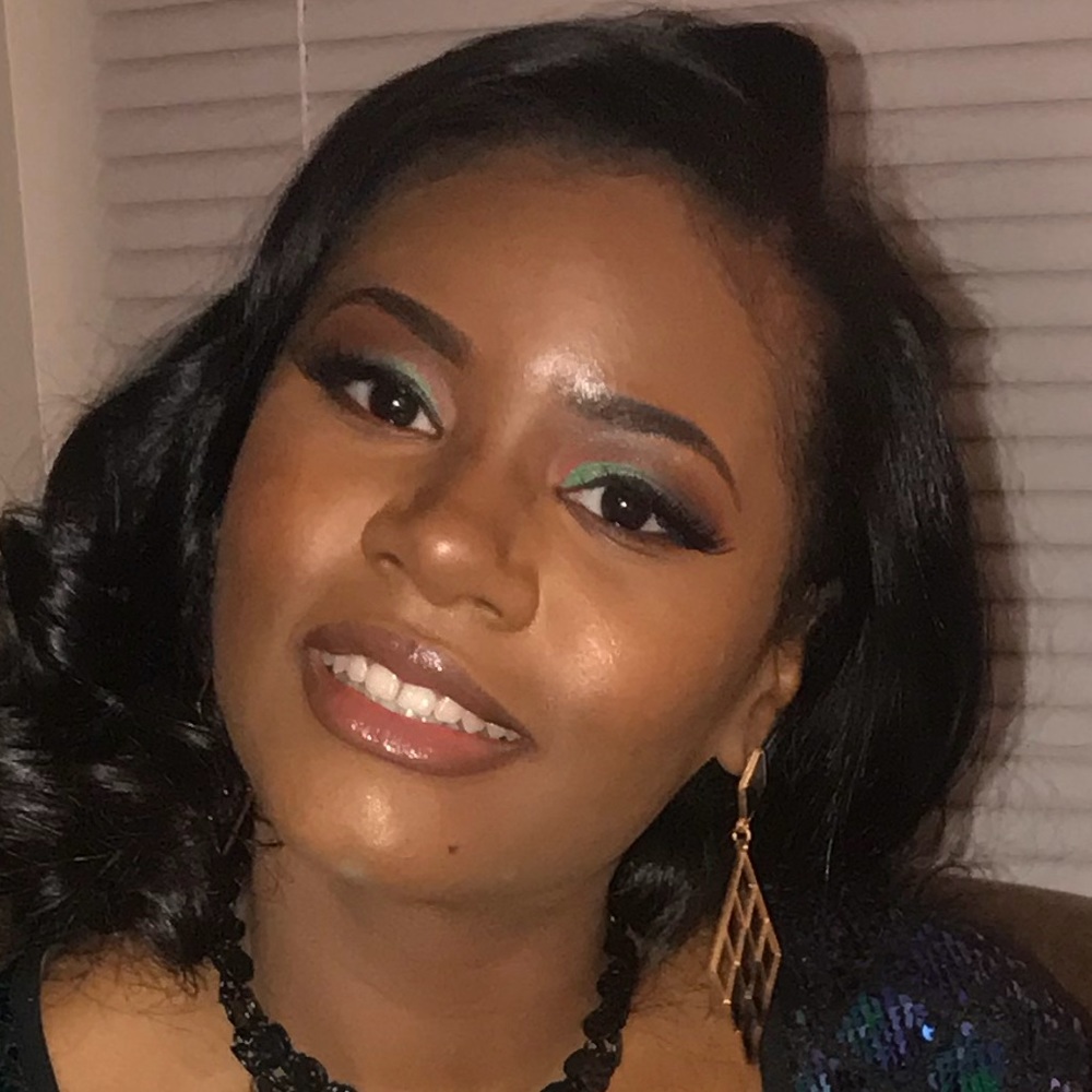 Meet your Posher, Carrie